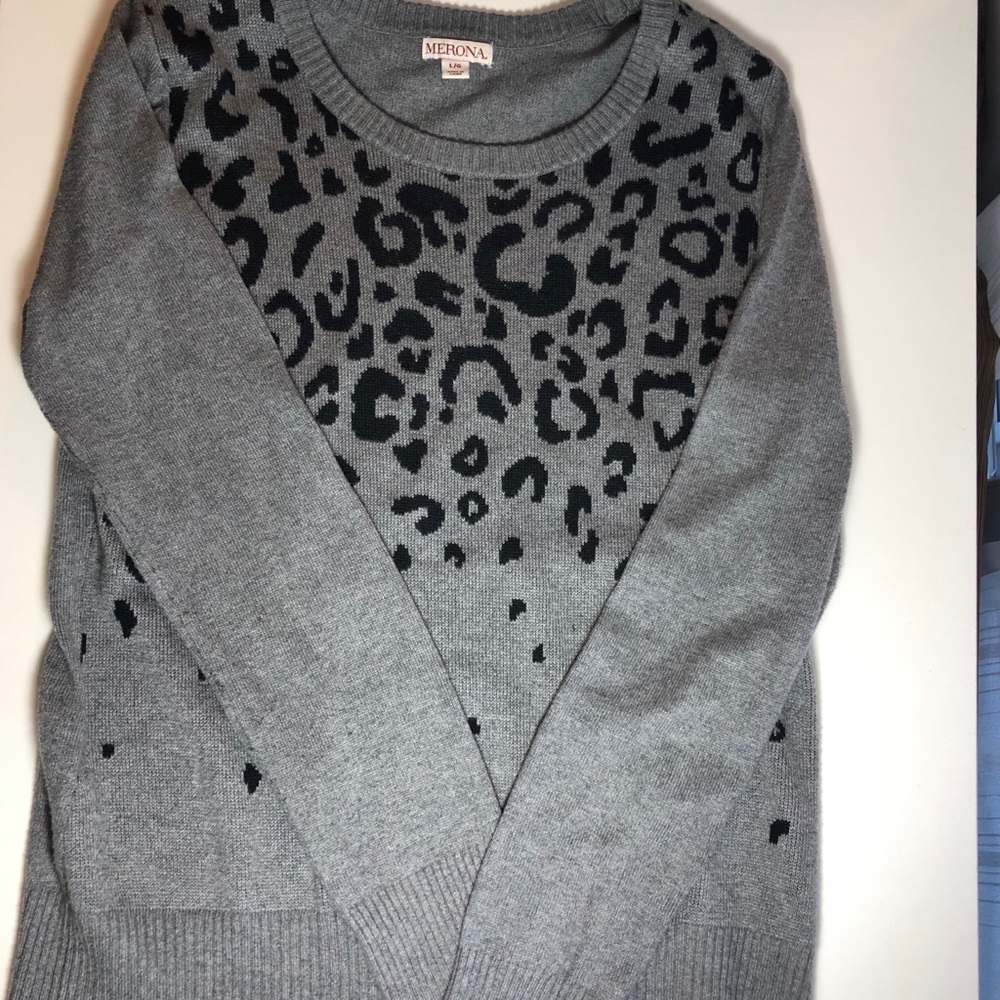 Merona sweater leopard print gray